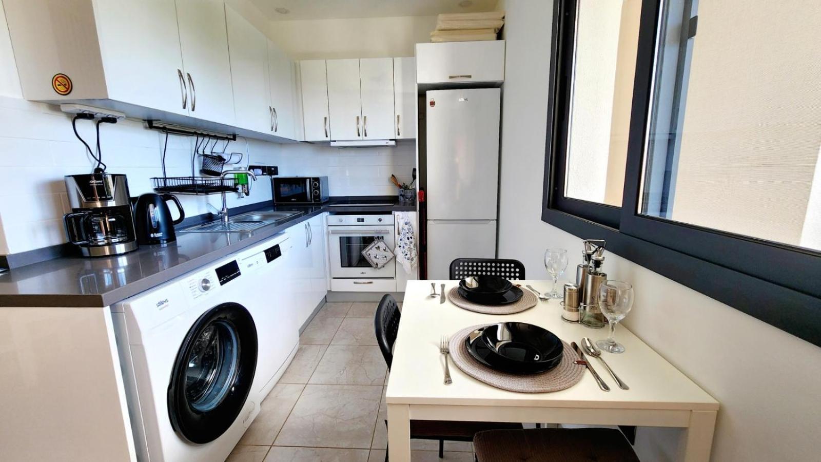 Sea View Apartment Kyrenia Kyrenia  Eksteriør billede